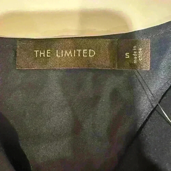 The Limited Sleeveless navy Blouse Size Small NWT - Picture 3 of 4